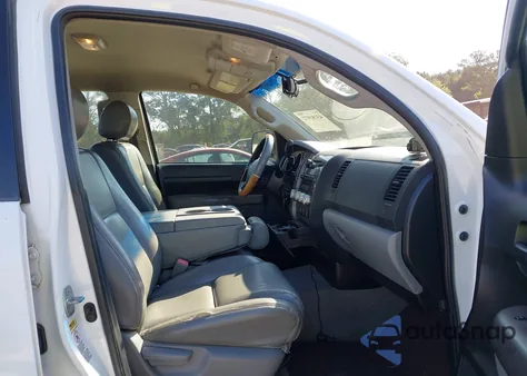 2010 Toyota Tundra Grade 5.7L V8 из США, поврежденный, VIN 5TFRY5F1XAX077397